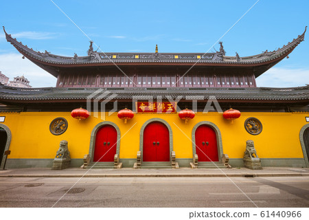 Jade Buddha Temple in shanghai, China. 61440966