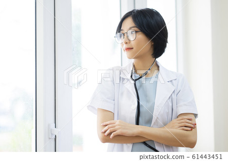Doctor, nurse, hospital Doctor, nurse, hospital 61443451