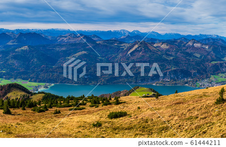 Picturesque autumn Alps mountain Wolfgangsee lake Picturesque autumn Alps mountain Wolfgangsee lake 61444211