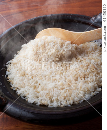 Mochi barley rice cooked clay pot 61450530