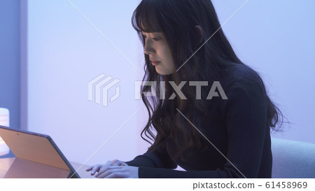 年輕女子，商業，電腦，加班 61458969