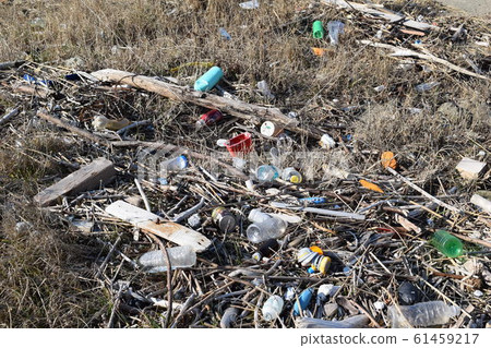 海岸上丟失的物品垃圾問題環境問題 61459217