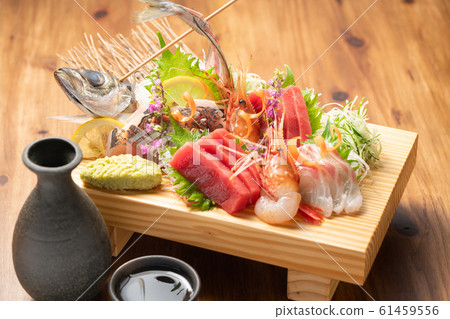 Sashimi platter and sake Sashimi platter and sake 61459556