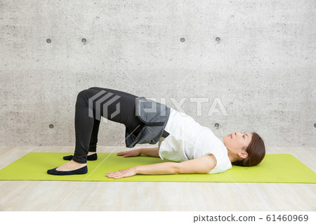 Women stretching Women stretching 61460969