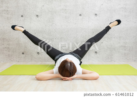 女人伸展 61461012