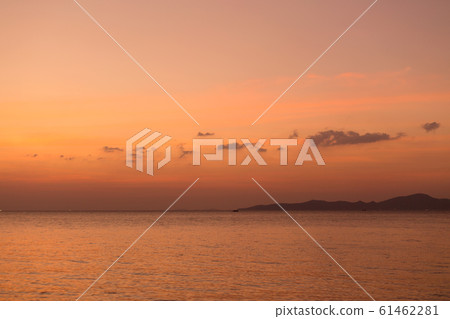 Sea pink sunset. Beautiful color clouds. 61462281