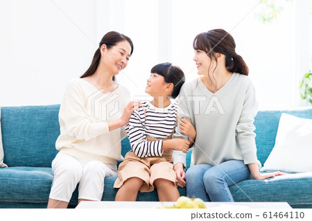 一個家庭 61464110
