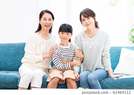 一個家庭 61464112