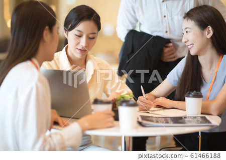 asian business people asian business people 61466188