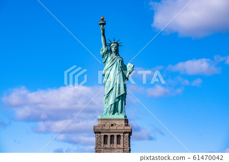 “紐約”自由女神像和天空 “紐約”自由女神像和天空 61470042