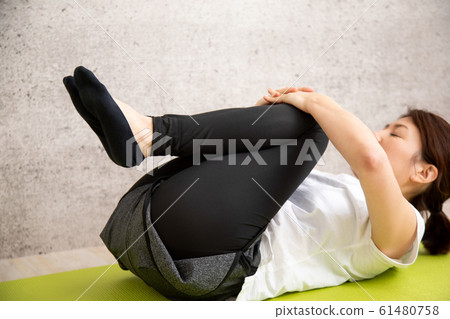 Women who train muscle Women who train muscle 61480758