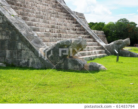 <Mexico> Chichen Itza Kukulcan, the snake-god with feathers 61483794