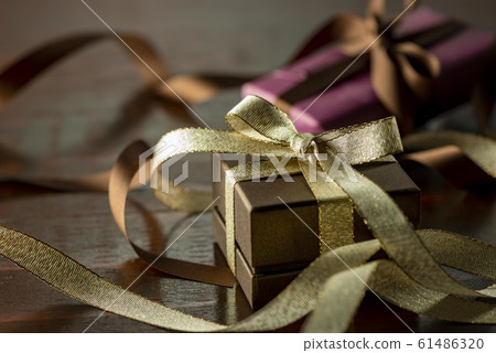 Happy present 61486320