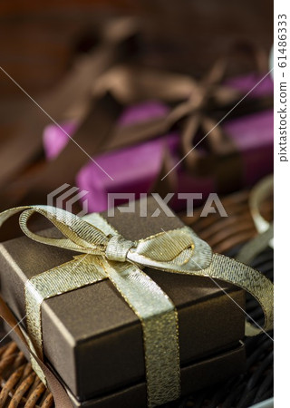 Happy present 61486333