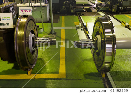 保養前後的新幹線輪對 保養前後的新幹線輪對 61492369