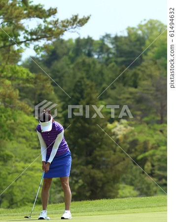 擊中拍拍圖像的女人 擊中拍拍圖像的女人 61494632