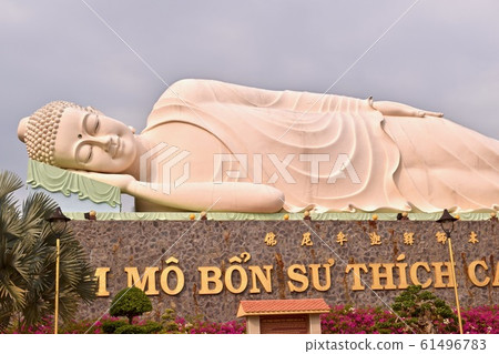 睡覺的菩薩雕象 睡覺的菩薩雕象 61496783