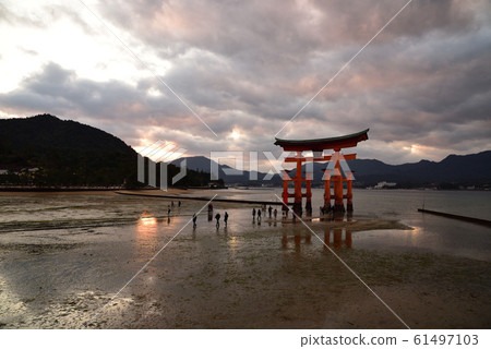 <廣島縣>宮島嚴島神社(淀島神社) <廣島縣>宮島嚴島神社(淀島神社) 61497103