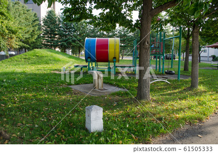 圓形遊樂場設備 61505333