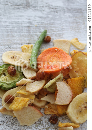 Vegetable and fruit chips Vegetable and fruit chips 61511189