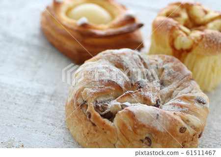 Close-up image photo of sweet bun or cooked bread Close-up image photo of sweet bun or cooked bread 61511467