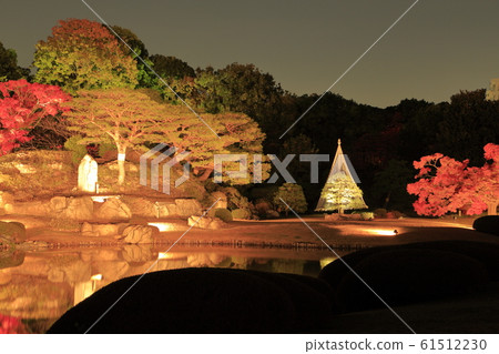 秋葉在Rokugien點燃了 61512230