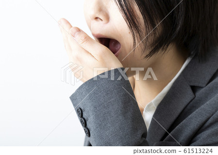 Business woman etiquette 61513224