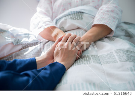 女高管和照顧者 女高管和照顧者 61516643