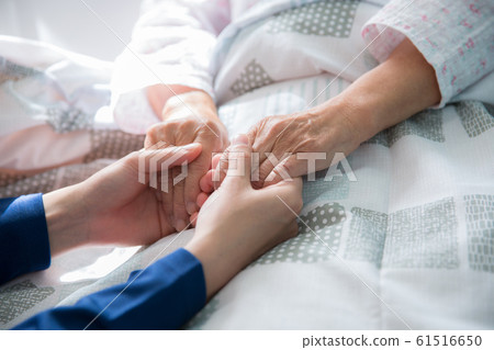 女高管和照顧者 女高管和照顧者 61516650