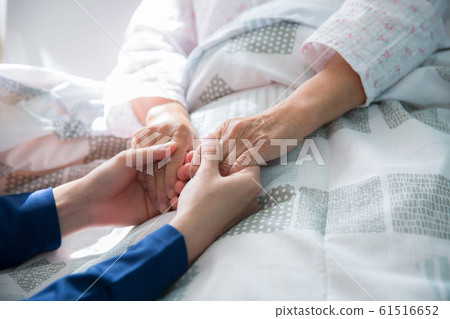 女高管和照顧者 女高管和照顧者 61516652