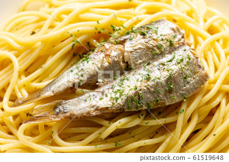 Oil sardine Peperoncino. Oil sardine Peperoncino. 61519648