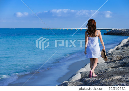 旅遊形象女孩旅行海灘度假勝地 旅遊形象女孩旅行海灘度假勝地 61519681