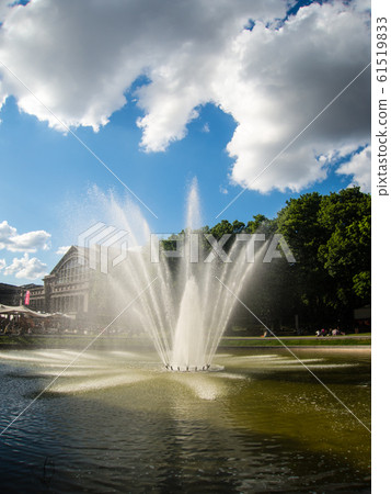 Brussels park fountain under the bright sun 61519833