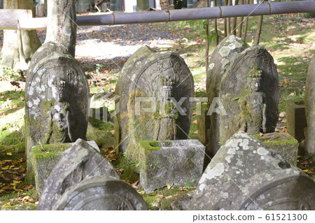 赤山芝寧羅漢和石佛 61521300