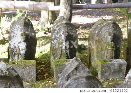 赤山芝寧羅漢和石佛 赤山芝寧羅漢和石佛 61521302