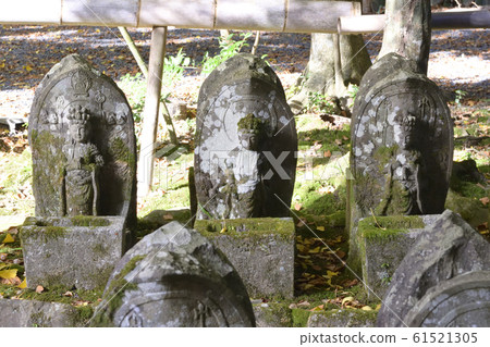 赤山芝寧羅漢和石佛 赤山芝寧羅漢和石佛 61521305