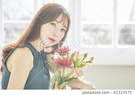 女商人，年輕女子，早晨，禮服，客廳，房間，房子，美女 61523575