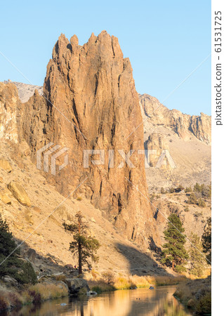 Crooked River as it passes Smith Rock State Park Crooked River as it passes Smith Rock State Park 61531725