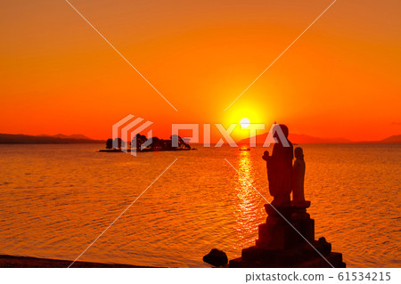 Evening view of Lake Shinji Sodeshi Jizo 61534215