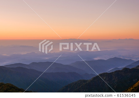 Goryudake mountain climbing in autumn (Dawn: Yatsugatake area is seen from Goryusanso) 61536145