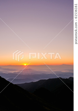 Goryu mountain climbing in autumn (at dawn: Goryu Sanso) 61536161