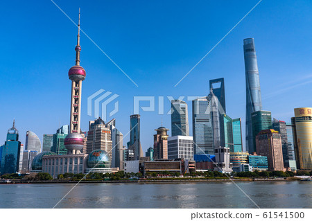 《Shanghai》 View of the Bund, Skyscrapers of Lujiazui 61541500