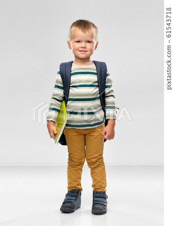 portrait of smiling boy with school backpack portrait of smiling boy with school backpack 61543718