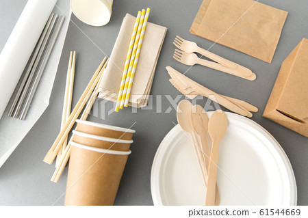 disposable dishes of paper and wood 61544669