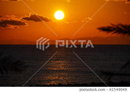Sinking sun Sinking sun 61549049