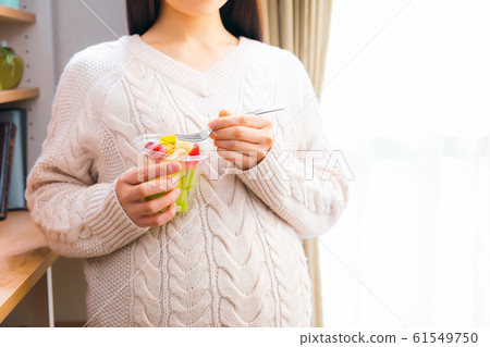 Fruit pregnant woman Fruit pregnant woman 61549750