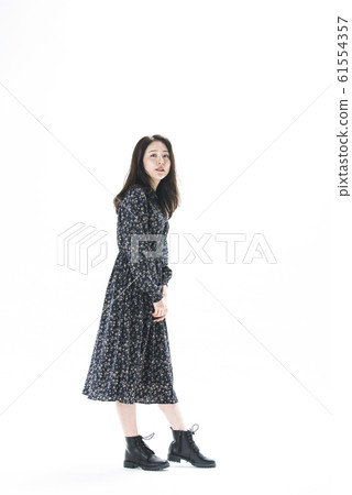 一名年輕女子的畫像 一名年輕女子的畫像 61554357