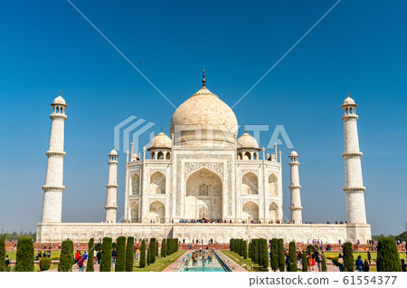 The Taj Mahal, the most famous monument of India. Agra - Uttar Pradesh The Taj Mahal, the most famous monument of India. Agra - Uttar Pradesh 61554377