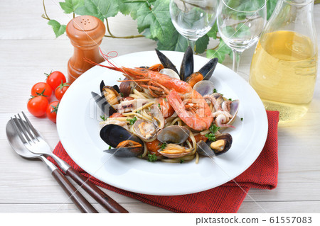 海鮮pescatore（海鮮意麵配扁麵條） 61557083