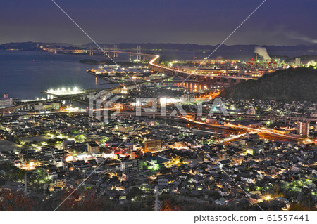 [瀨戶大橋（青山山頂展望台）（夜間）]香川縣A谷郡宇多津町青山頂峰 61557441